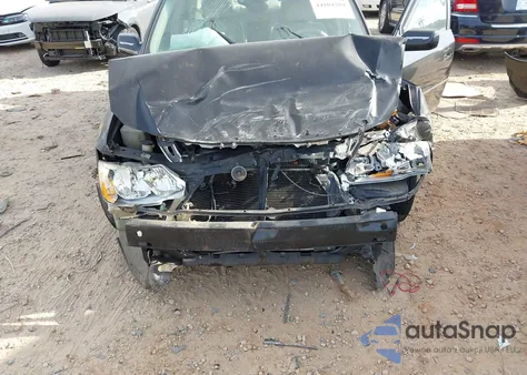 2000 Toyota Avalon Xls z USA, uszkodzony, nr VIN 4T1BF28B4YU091749